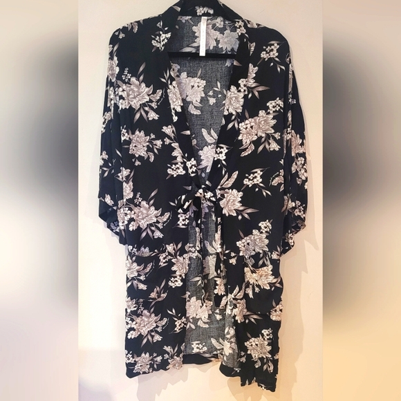 Spiritual Gangster Maya Kimono. O/S ⭐Host Pick⭐ - Picture 4 of 7